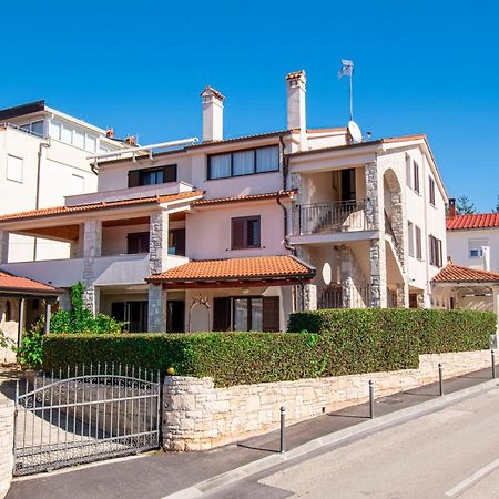 Holiday Apartment 50M From The Beach Pjescana Uvala Εξωτερικό φωτογραφία