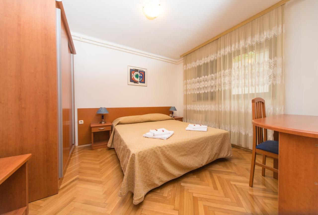 Holiday Apartment 50M From The Beach Pjescana Uvala Εξωτερικό φωτογραφία