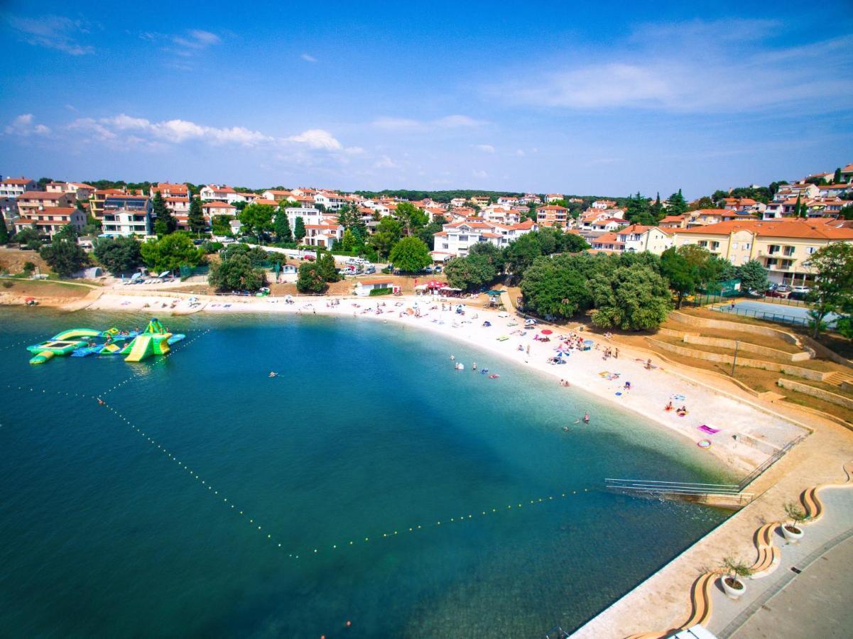 Holiday Apartment 50M From The Beach Pjescana Uvala Εξωτερικό φωτογραφία