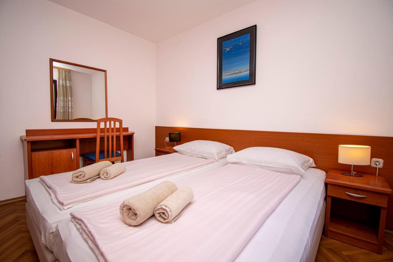 Holiday Apartment 50M From The Beach Pjescana Uvala Εξωτερικό φωτογραφία