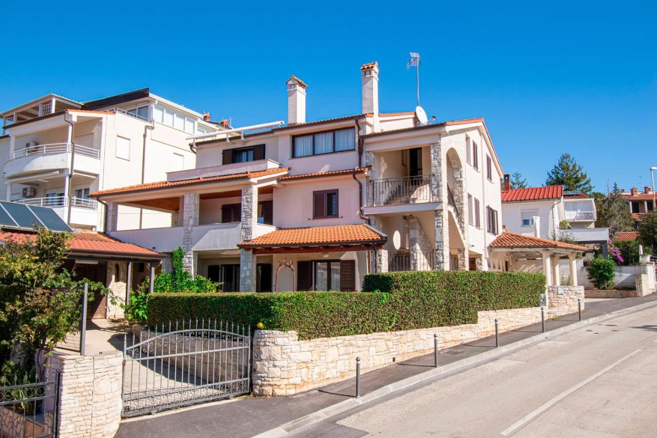 Holiday Apartment 50M From The Beach Pjescana Uvala Εξωτερικό φωτογραφία