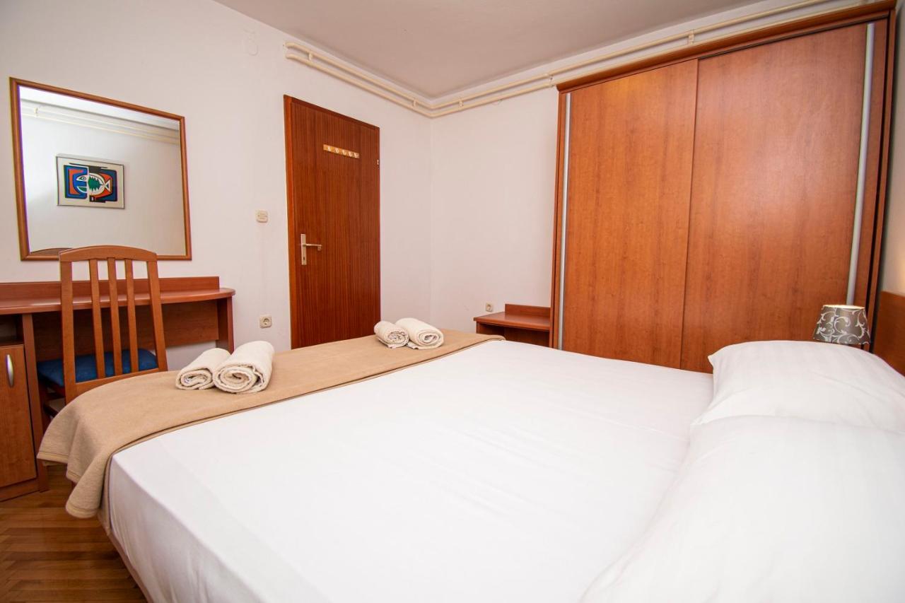 Holiday Apartment 50M From The Beach Pjescana Uvala Εξωτερικό φωτογραφία
