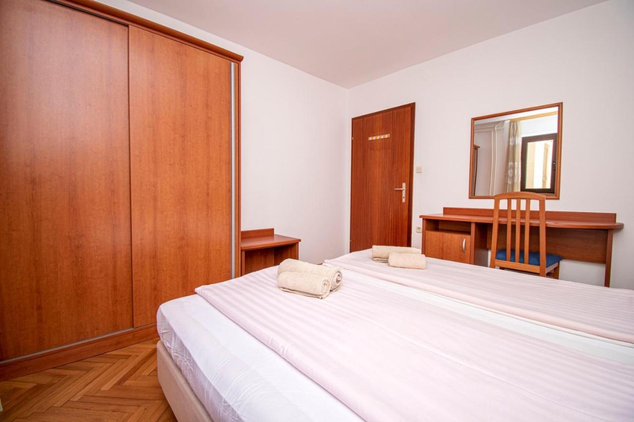 Holiday Apartment 50M From The Beach Pjescana Uvala Εξωτερικό φωτογραφία