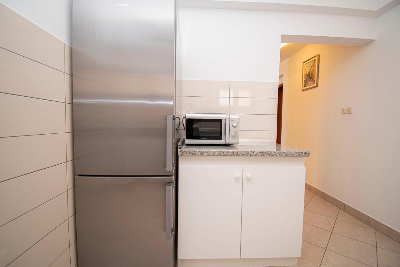Holiday Apartment 50M From The Beach Pjescana Uvala Εξωτερικό φωτογραφία