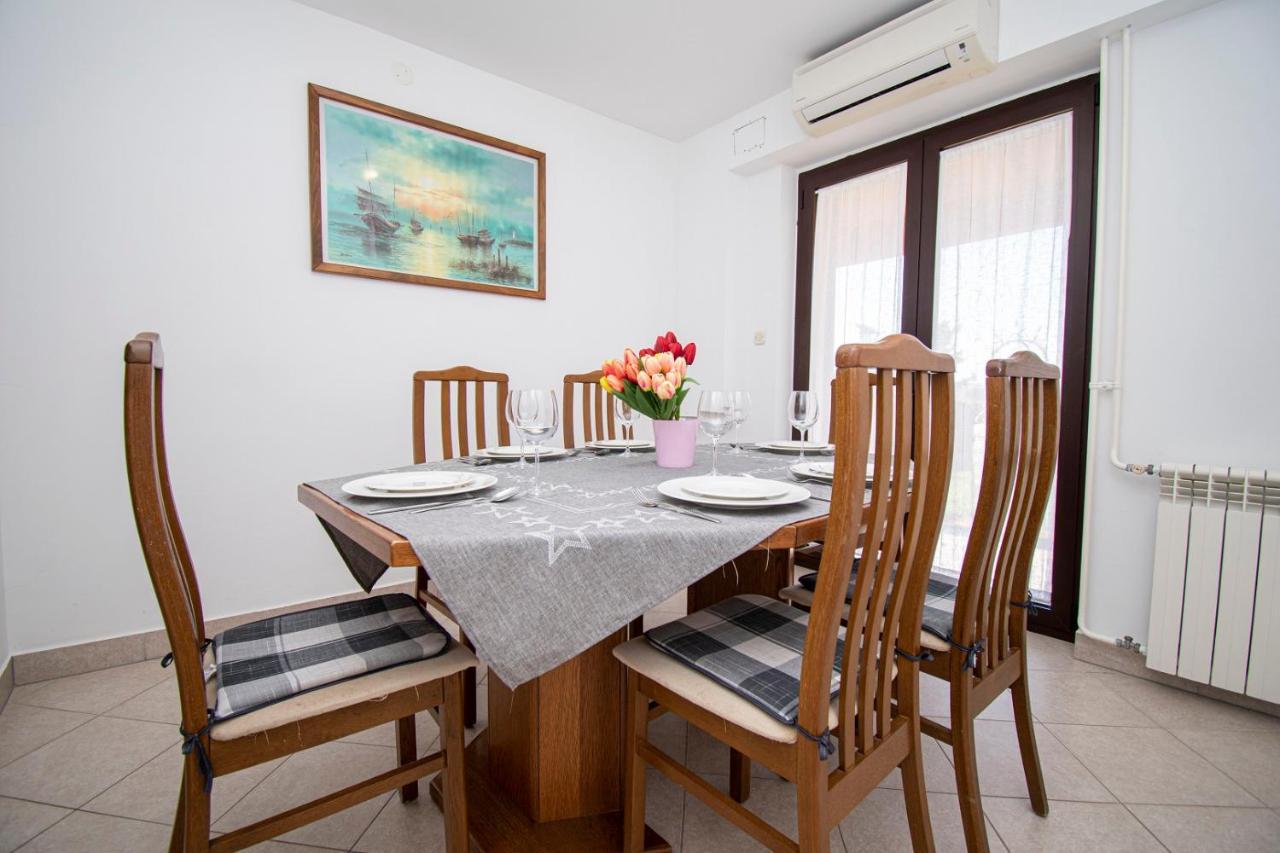 Holiday Apartment 50M From The Beach Pjescana Uvala Εξωτερικό φωτογραφία
