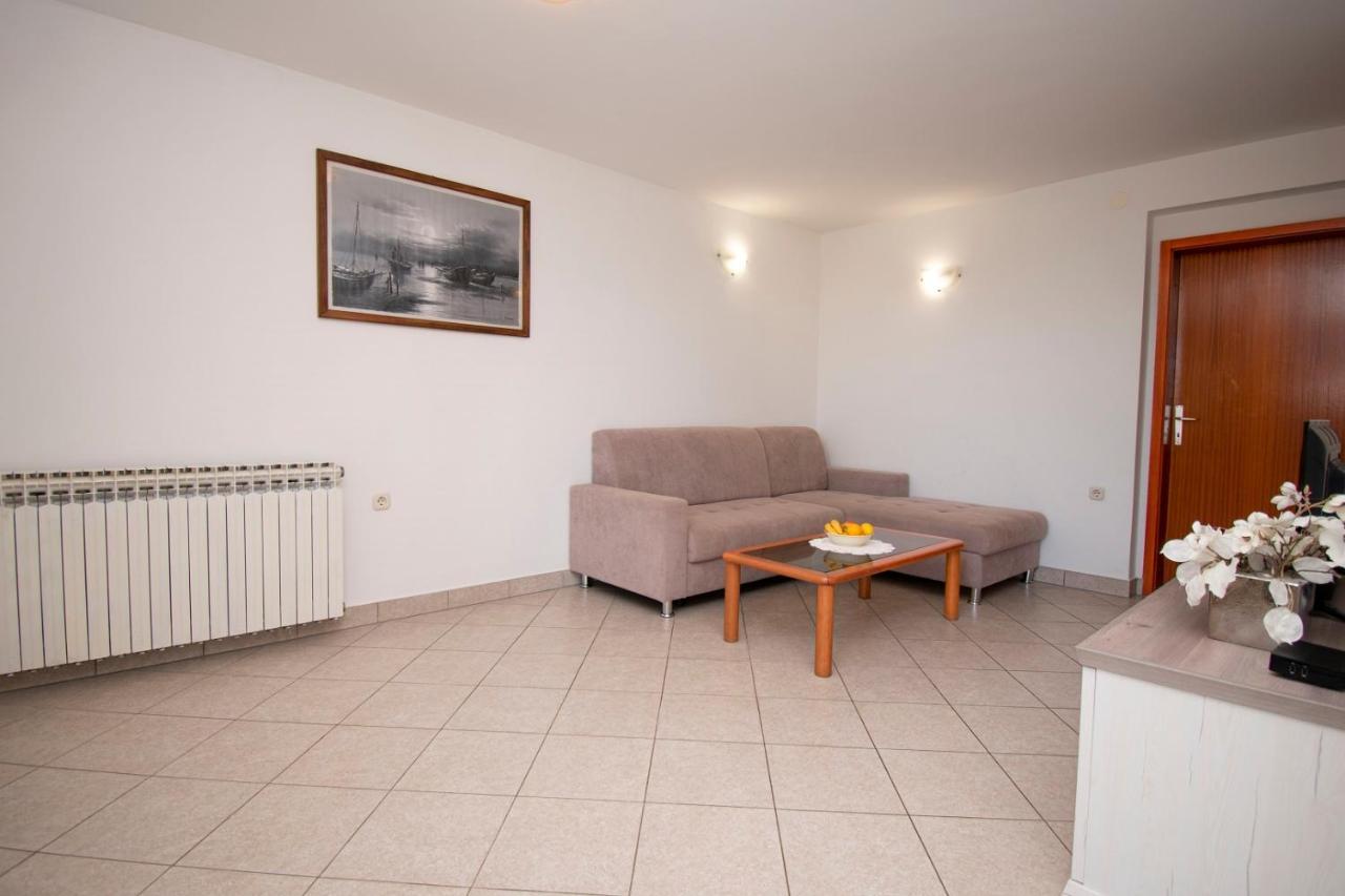 Holiday Apartment 50M From The Beach Pjescana Uvala Εξωτερικό φωτογραφία