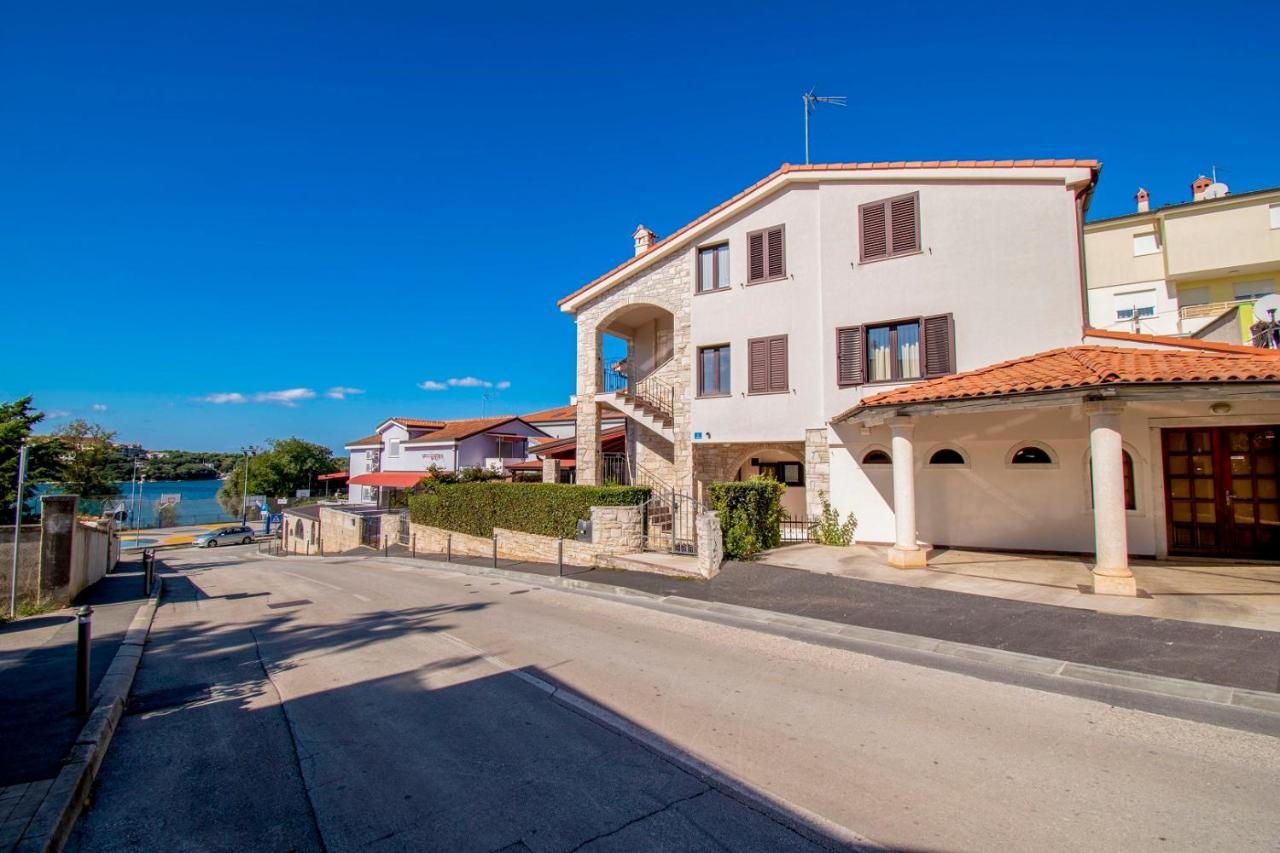Holiday Apartment 50M From The Beach Pjescana Uvala Εξωτερικό φωτογραφία