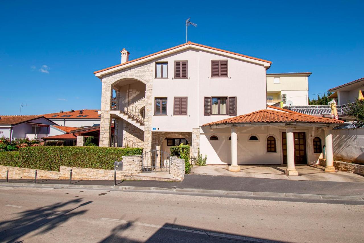 Holiday Apartment 50M From The Beach Pjescana Uvala Εξωτερικό φωτογραφία