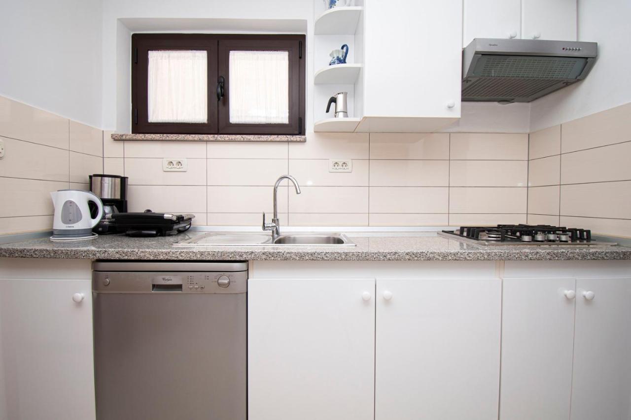 Holiday Apartment 50M From The Beach Pjescana Uvala Εξωτερικό φωτογραφία