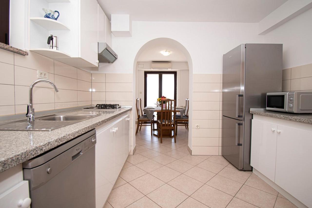 Holiday Apartment 50M From The Beach Pjescana Uvala Εξωτερικό φωτογραφία